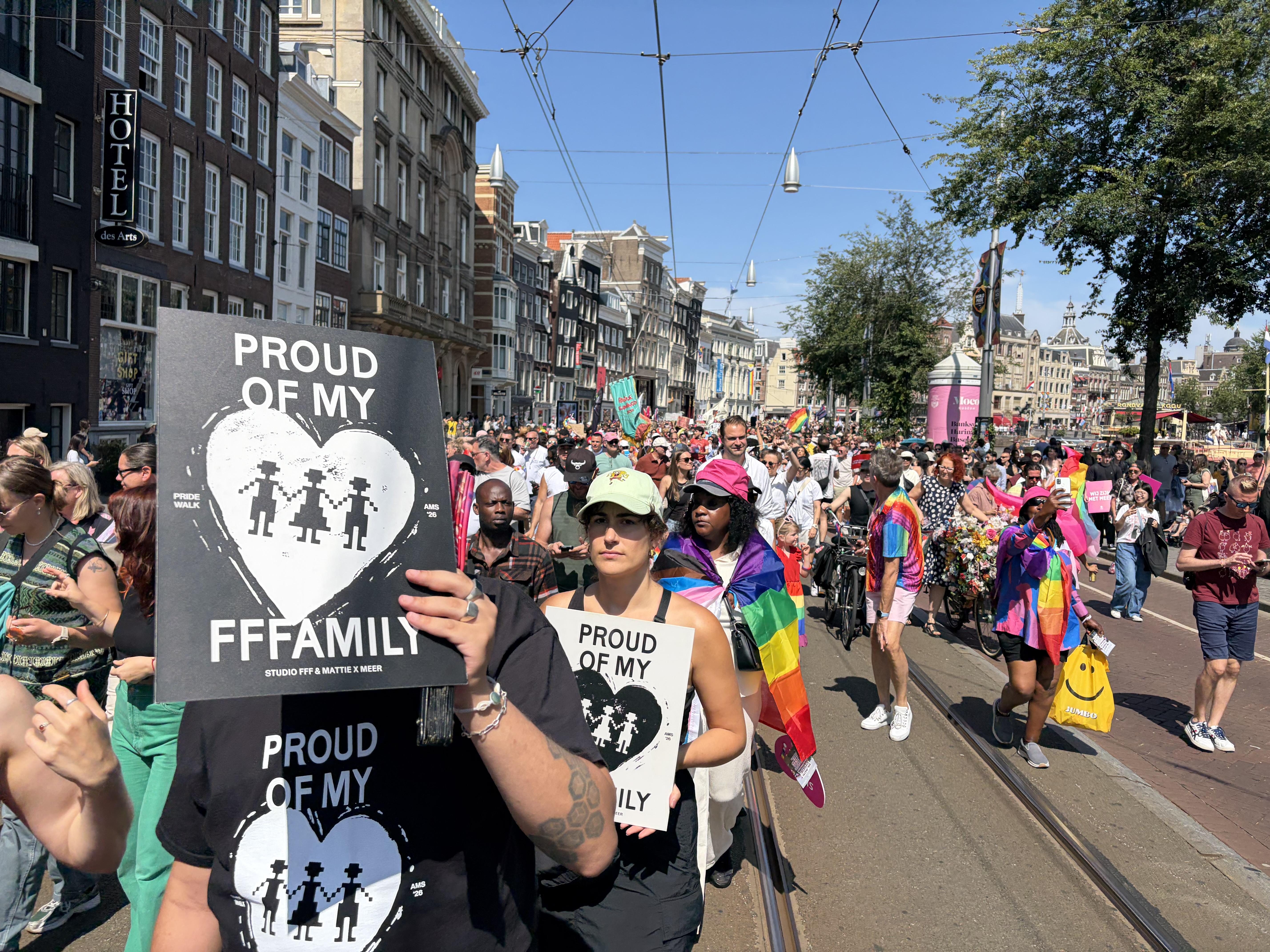 Pride Walk Amsterdam
Proud of my fffamily sign